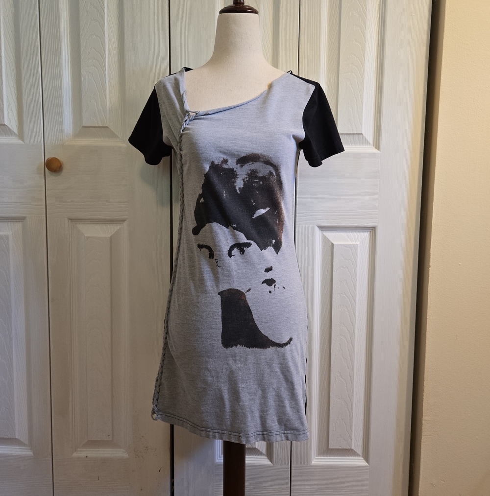 Cat Princess Graphic Short Sleeve Dress